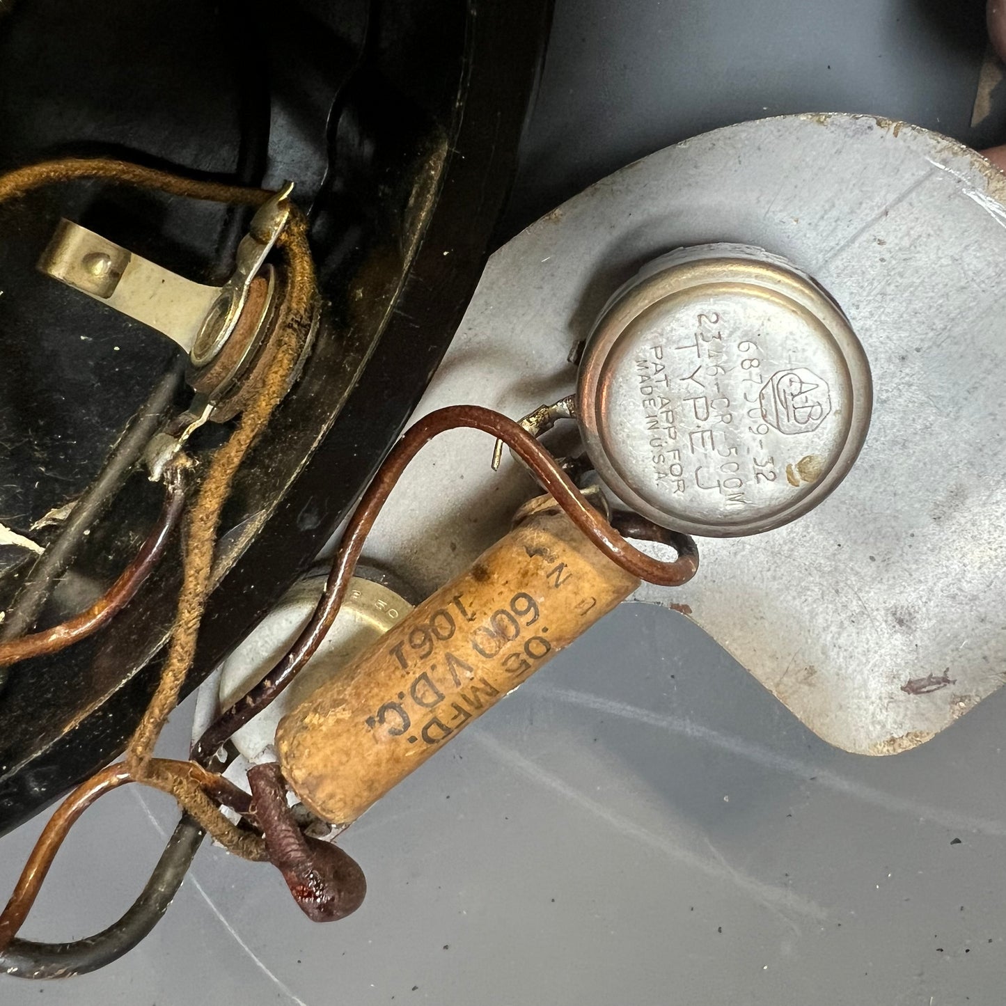 1940s Rickenbacker B6 Hawaiian Lap Steel Guitar B-6 Panda Bakelite Lapsteel