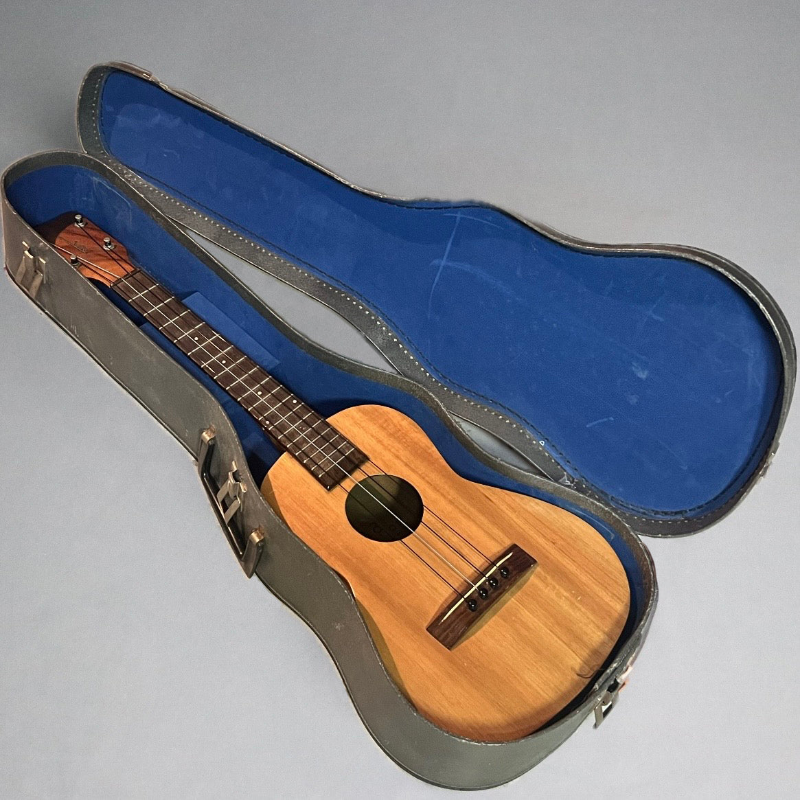 CLEAN 1950's Kamaka Gold Label SAIL HEADSTOCK Tenor Ukulele Professional Uke